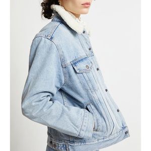 NEW Levi’s Ex Boyfriend Sherpa Light Jean Jacket